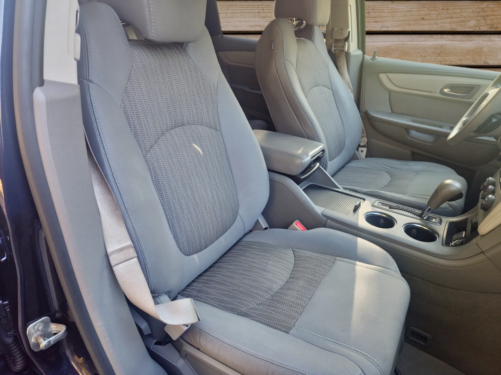 
								2017 Chevrolet Traverse LS full									