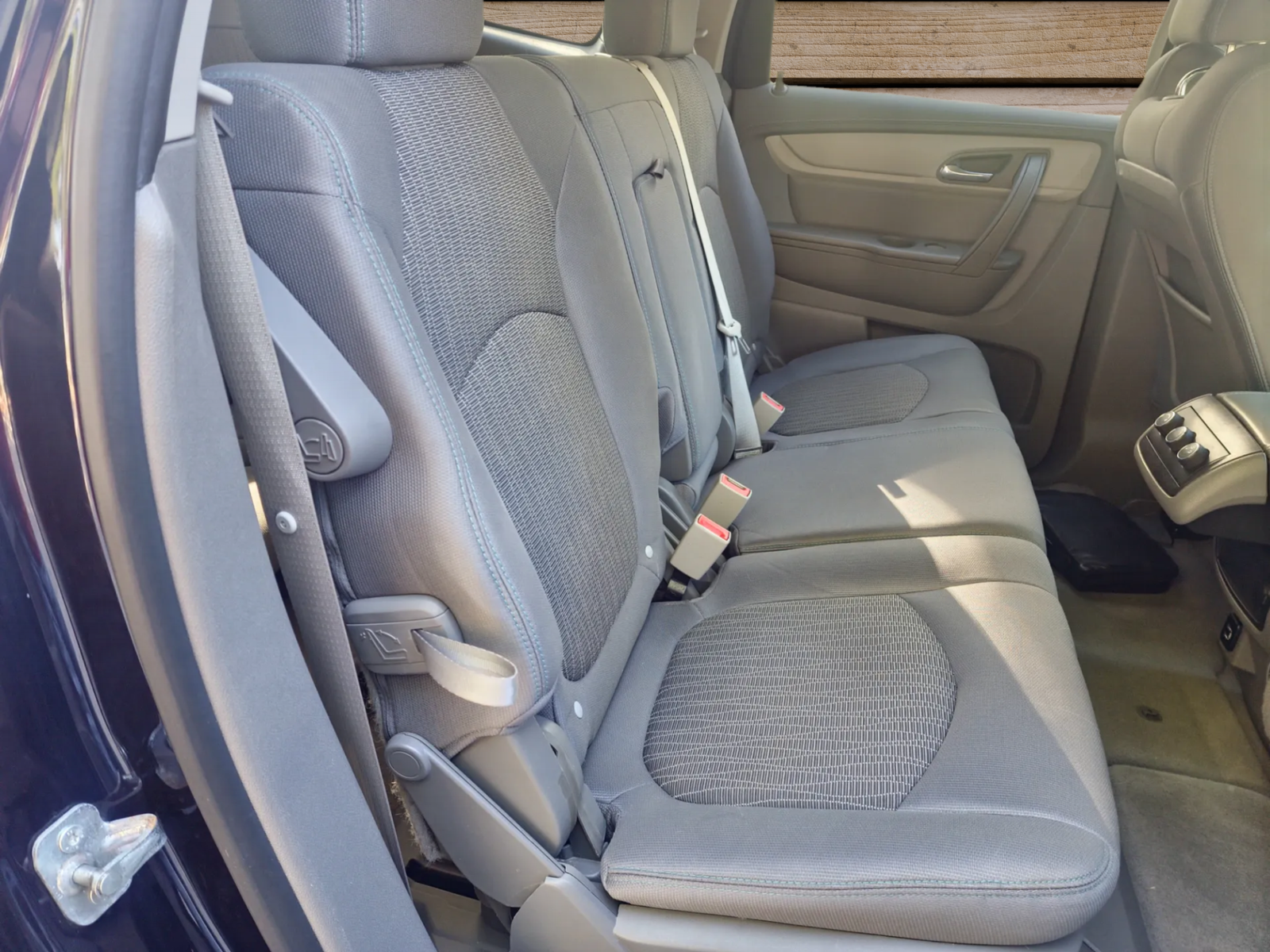 
								2017 Chevrolet Traverse LS full									
