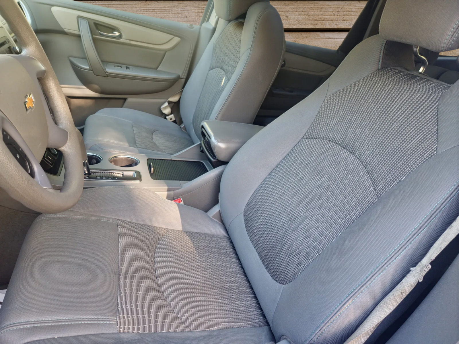 
								2017 Chevrolet Traverse LS full									