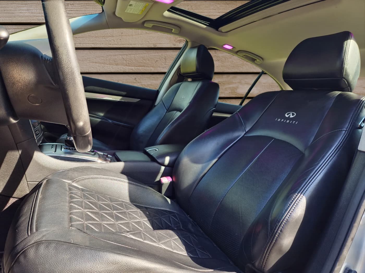 
								2011 Infiniti G37X full									