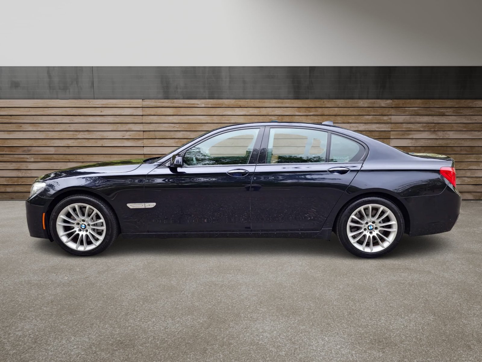
								2012 BMW 750I full									