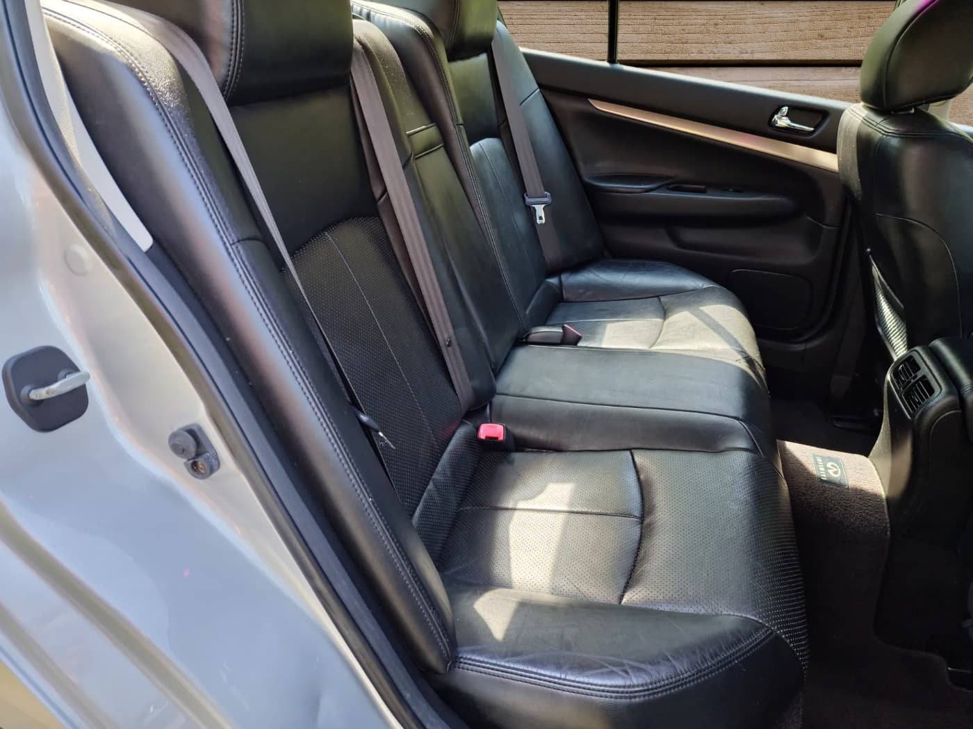 
								2011 Infiniti G37X full									
