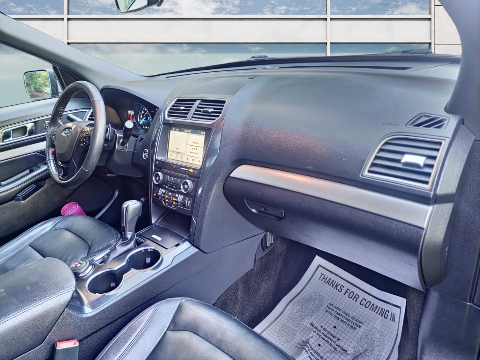 
								2017 Ford Explorer XLT full									