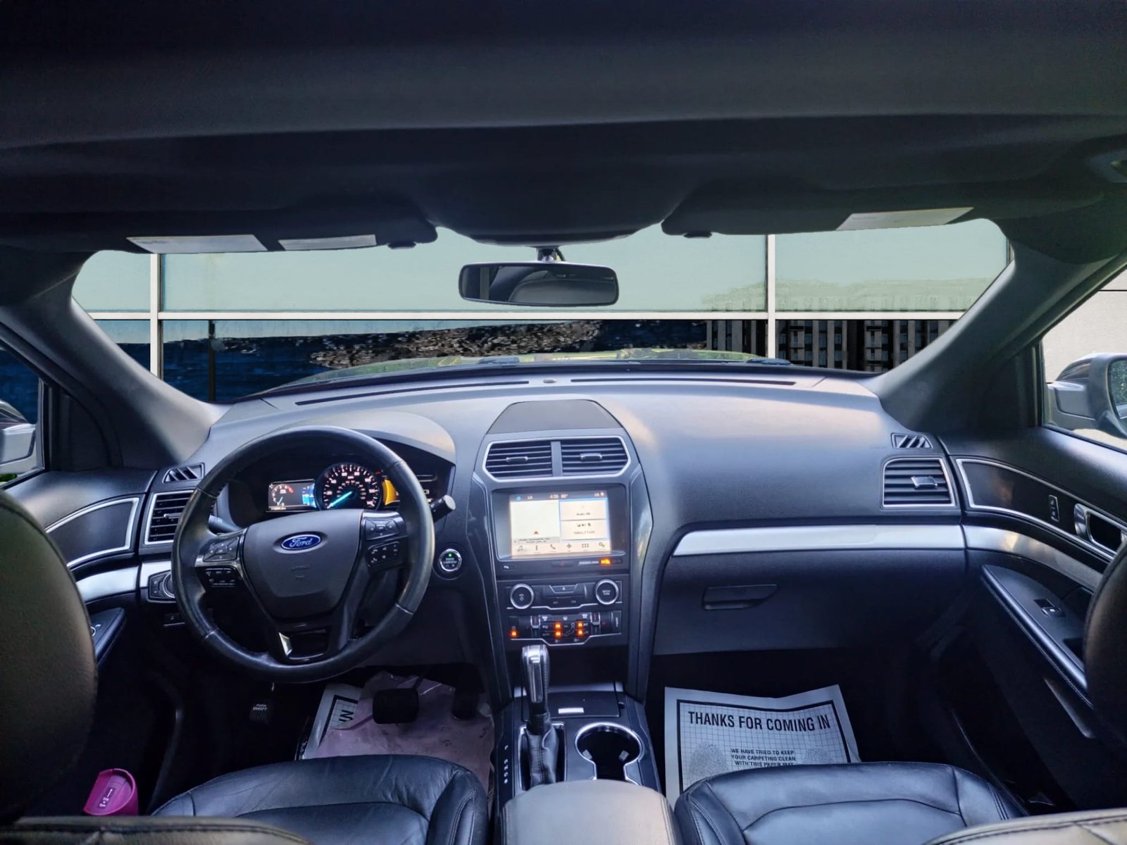 
								2017 Ford Explorer XLT full									