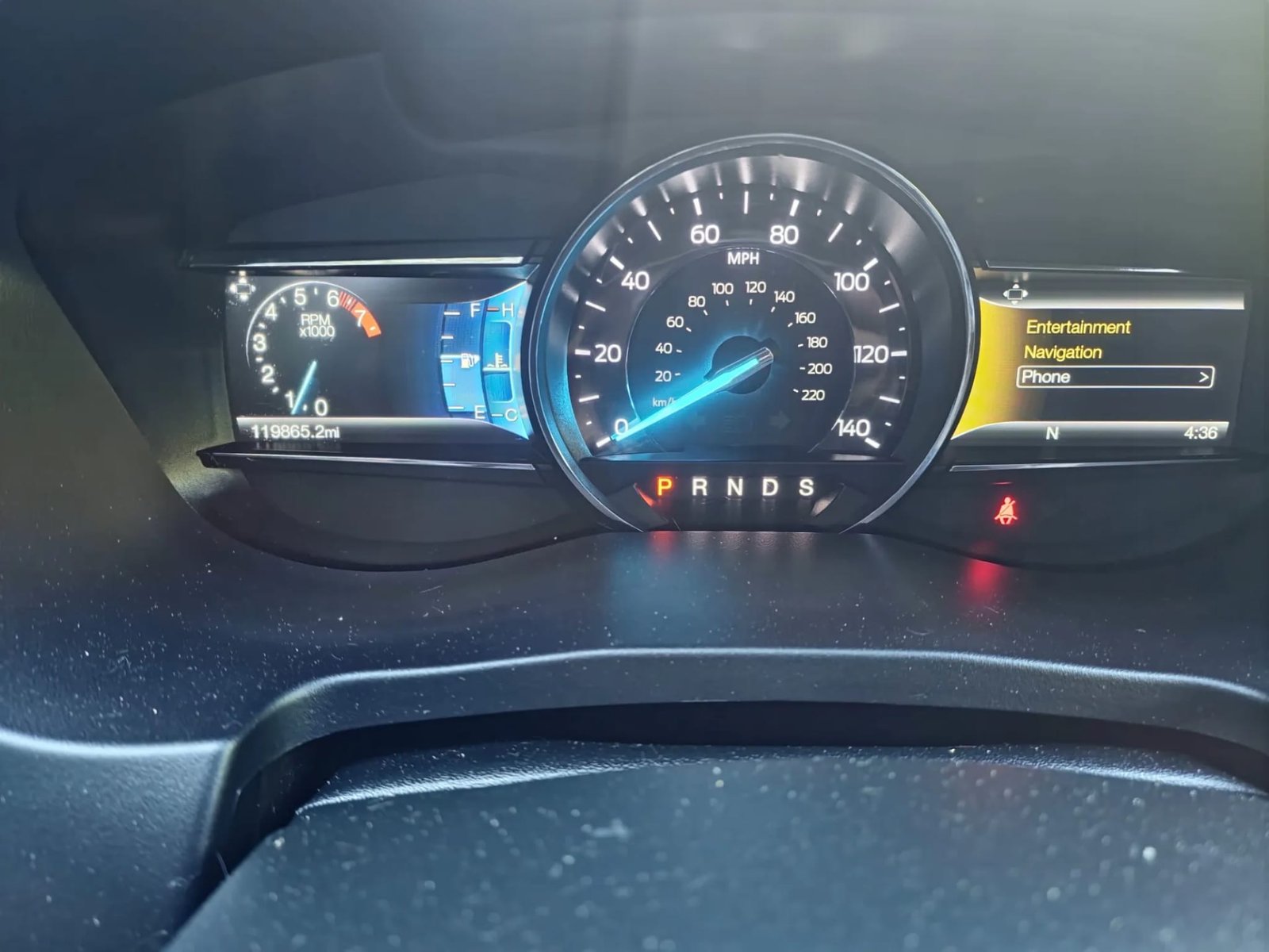 
								2017 Ford Explorer XLT full									