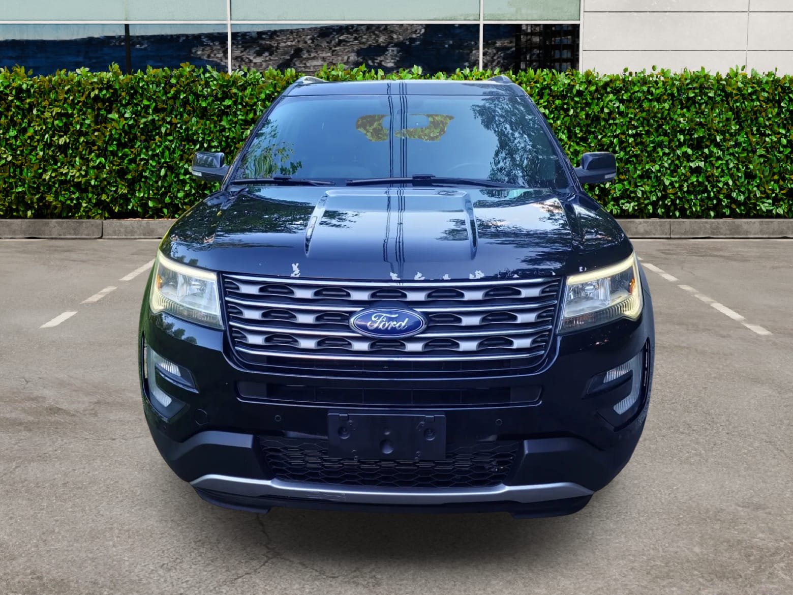 
								2017 Ford Explorer XLT full									